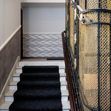 Historic Studio - Top Location, Tram & Shops Nearby, Fabryczna - By Rentujemy Apartment Lodz  Ngoại thất bức ảnh