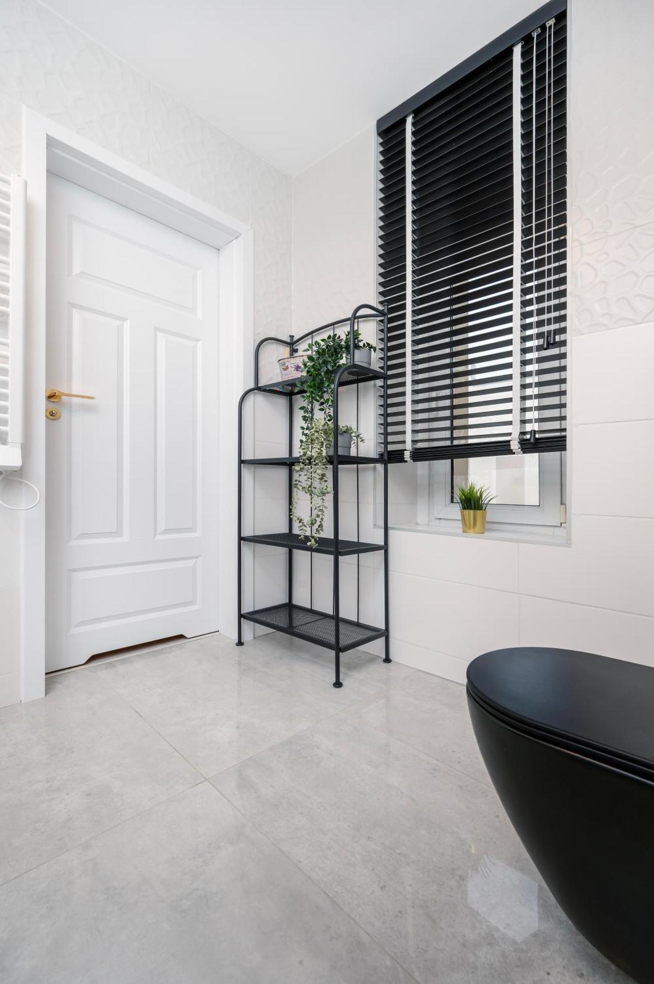 Historic Studio - Top Location, Tram & Shops Nearby, Fabryczna - By Rentujemy Apartment Lodz  Ngoại thất bức ảnh