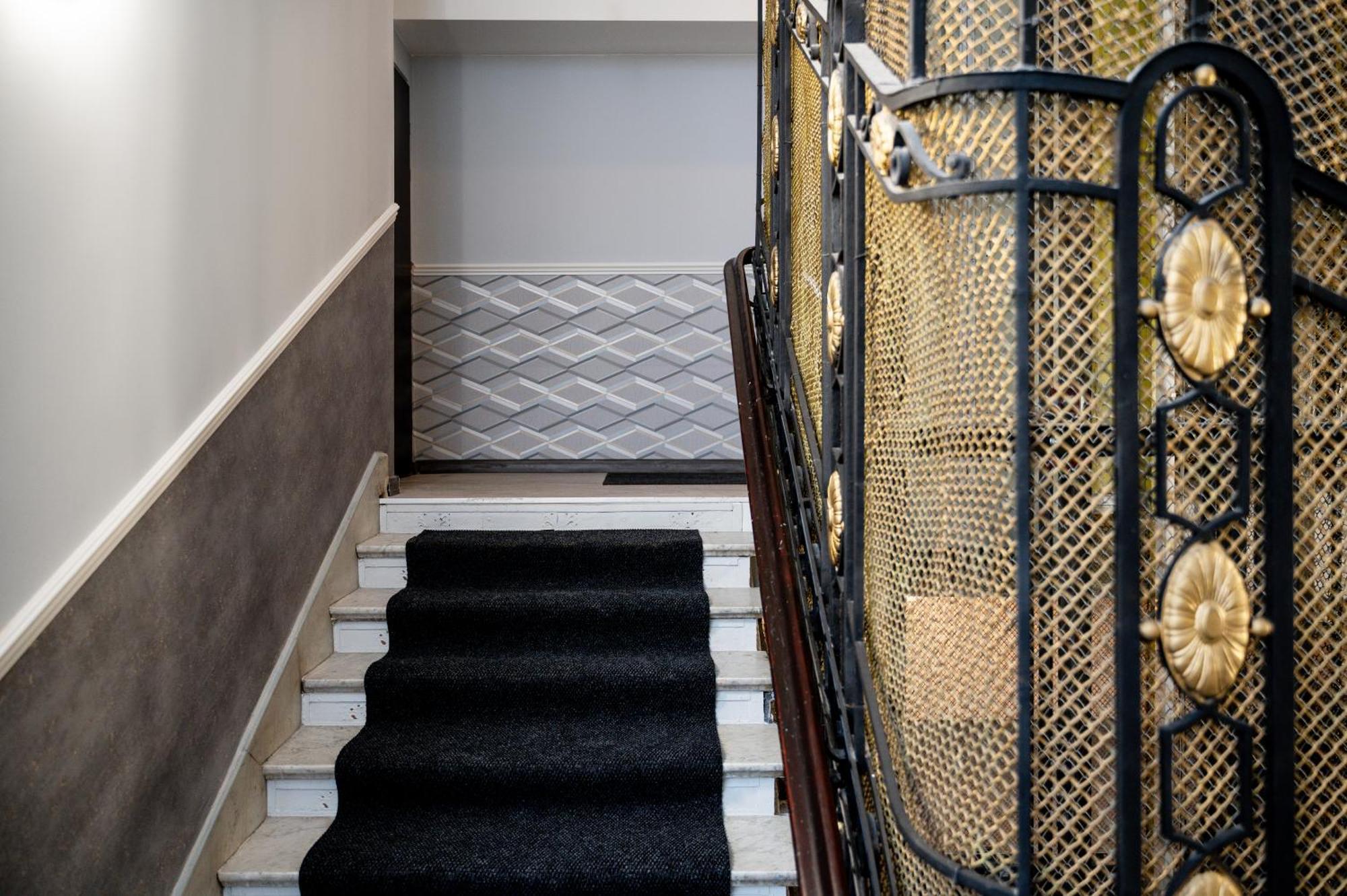 Historic Studio - Top Location, Tram & Shops Nearby, Fabryczna - By Rentujemy Apartment Lodz  Ngoại thất bức ảnh